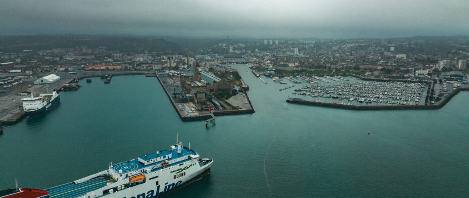 Arrivée de ferry à Cherbourg